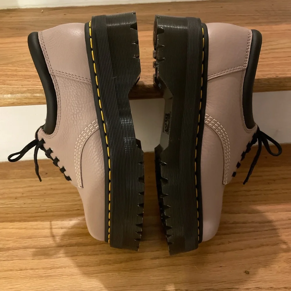 Dr. Martens Men's Tan platform Leather Shoes New not tags or extras